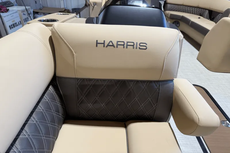 Slide: The Image of Harris 230 Sunliner 2025 - 18