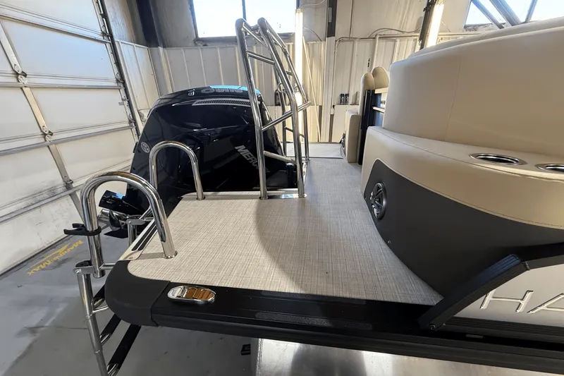 Slide: The Image of Harris 230 Sunliner 2025 - 2