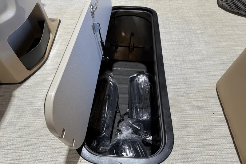 Slide: The Image of Harris 230 Sunliner 2025 - 20