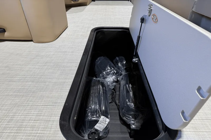 Slide: The Image of Harris 230 Sunliner 2025 - 21