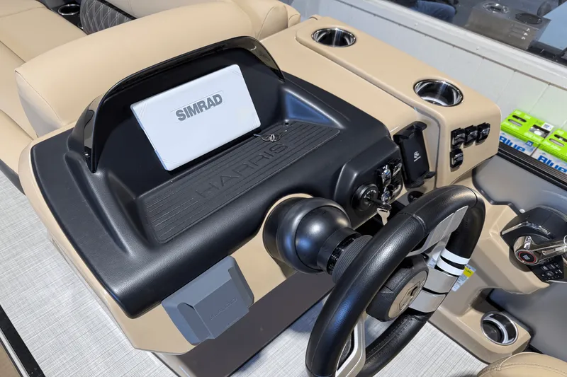 Slide: The Image of Harris 230 Sunliner 2025 - 23