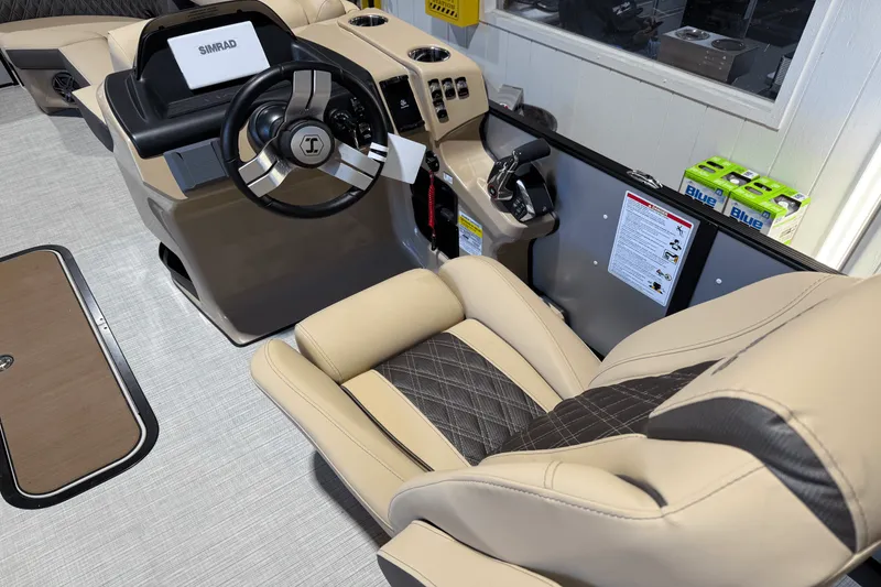 Slide: The Image of Harris 230 Sunliner 2025 - 27