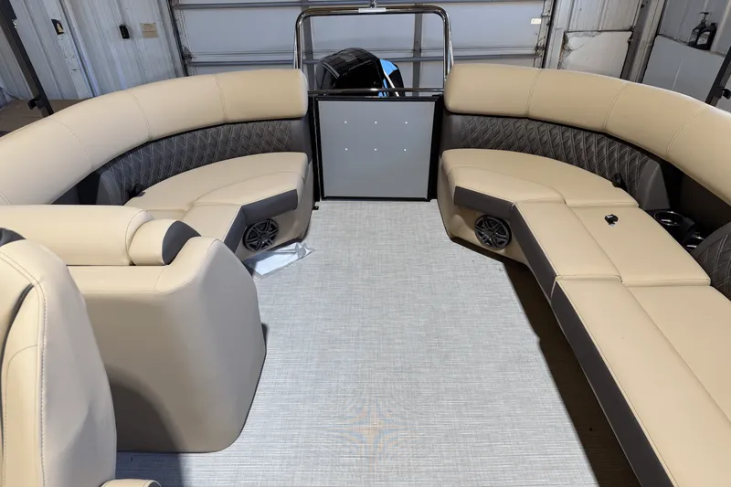 Slide: The Image of Harris 230 Sunliner 2025 - 29