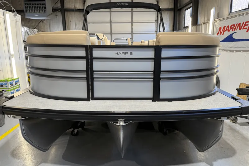 Slide: The Image of Harris 230 Sunliner 2025 - 3