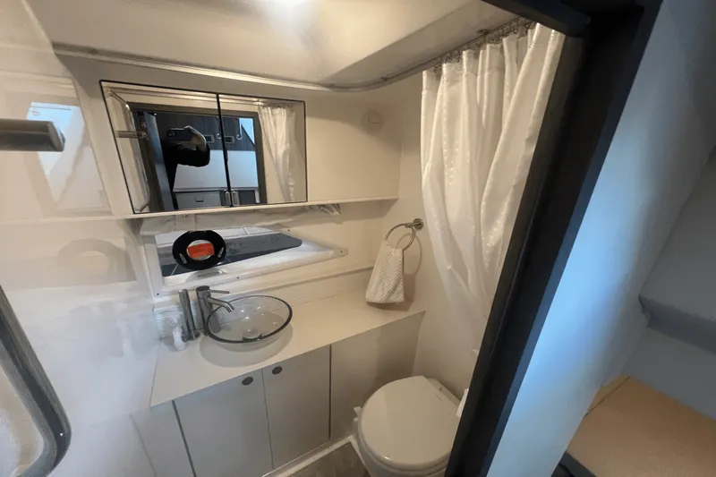 Slide: The Image of Sea Ray Sundancer 320 Outboard 2024 - 21