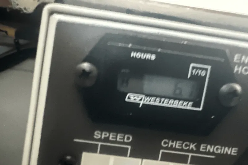 Slide: The Image of Sea Ray Sundancer 320 Outboard 2024 - 26