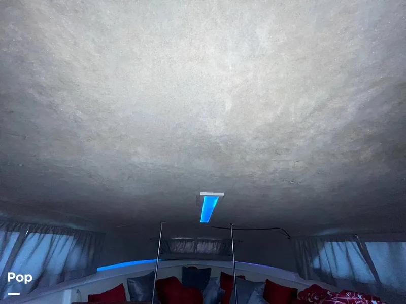 Slide: The Image of Headliner - 11335578