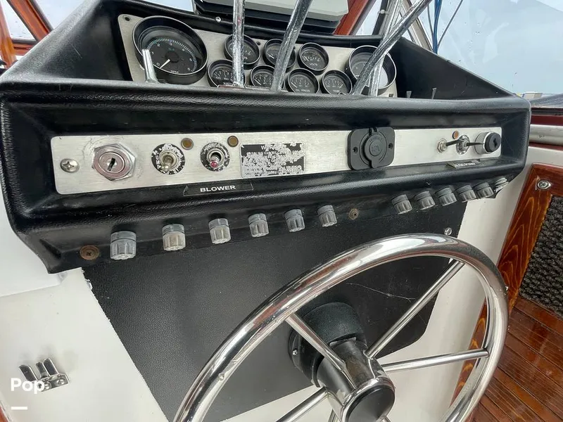 Slide: The Image of Chris-Craft Catalina 294 Express 1986 - 11335223