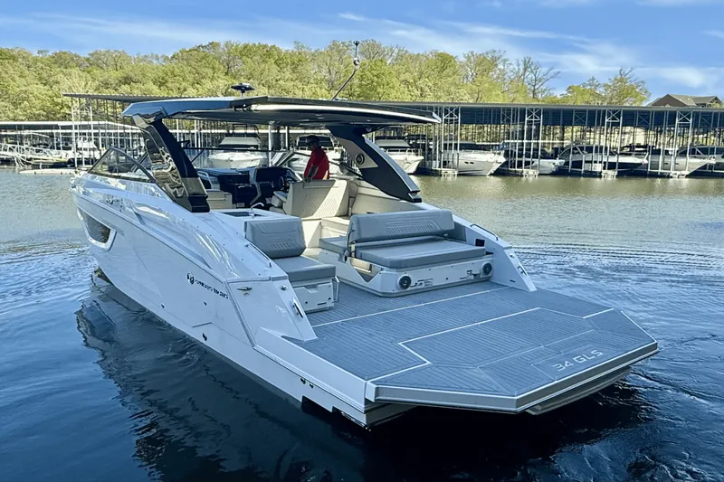 Slide: The Image of Cruisers Yachts 34 GLS 2025 - 2