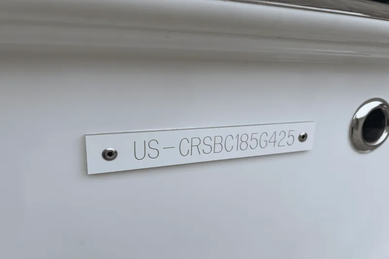 Slide: The Image of Cruisers Yachts 34 GLS 2025 - 24