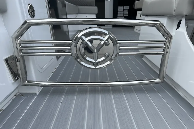 Slide: The Image of Cruisers Yachts 34 GLS 2025 - 26