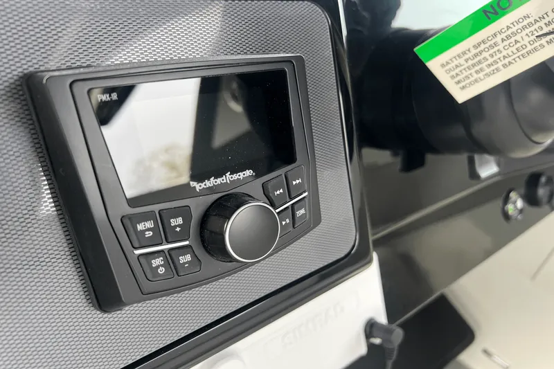 Slide: The Image of Cruisers Yachts 34 GLS 2025 - 39