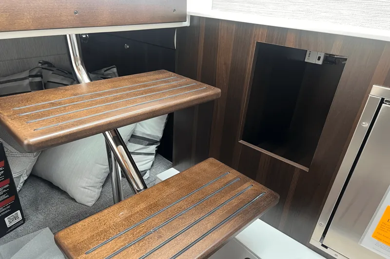 Slide: The Image of Cruisers Yachts 34 GLS 2025 - 47