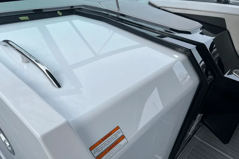 Slide: The Image of Cruisers Yachts 34 GLS 2025 - 57