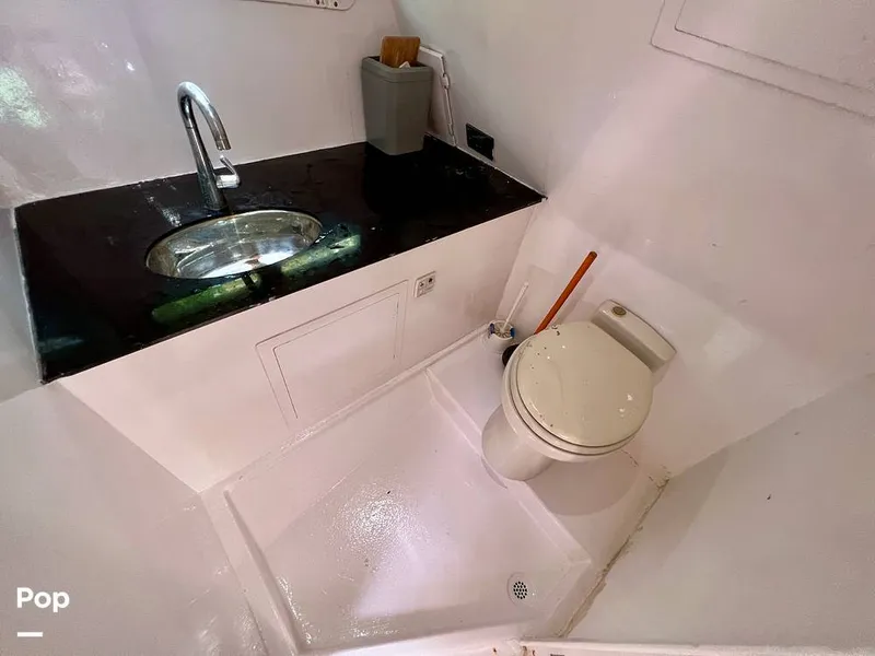 Slide: The Image of Chris-Craft 333 Commander Sport 1985 - 11174080