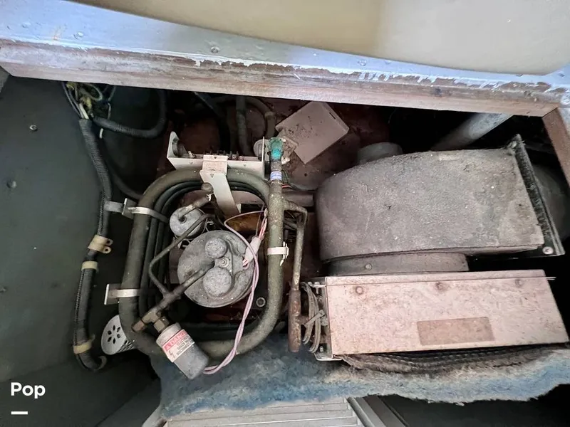 Slide: The Image of Chris-Craft 333 Commander Sport 1985 - 11174102