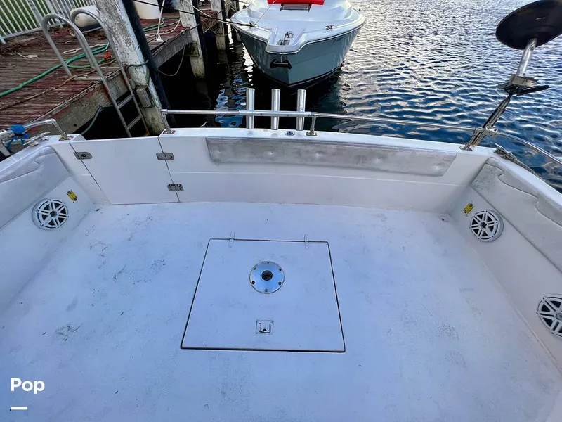 Slide: The Image of Chris-Craft 333 Commander Sport 1985 - 11173826