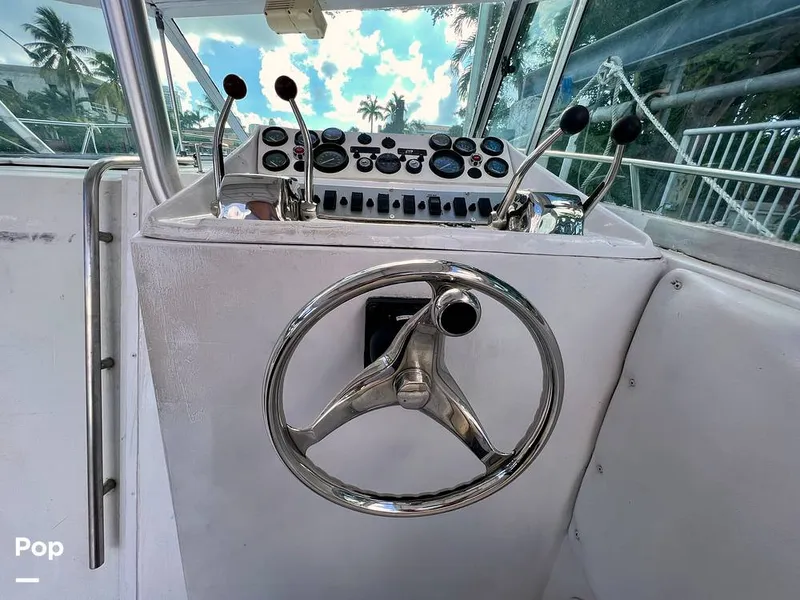 Slide: The Image of Chris-Craft 333 Commander Sport 1985 - 11173866