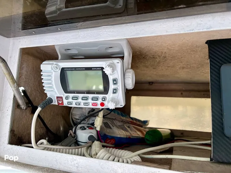 Slide: The Image of Chris-Craft 333 Commander Sport 1985 - 11173891