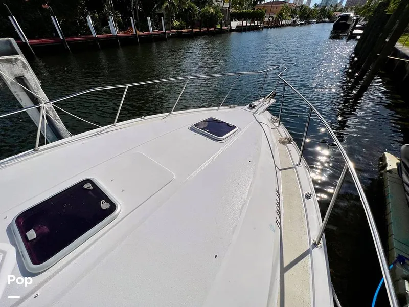 Slide: The Image of Chris-Craft 333 Commander Sport 1985 - 11173919