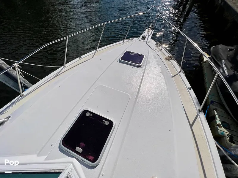 Slide: The Image of Chris-Craft 333 Commander Sport 1985 - 11173922