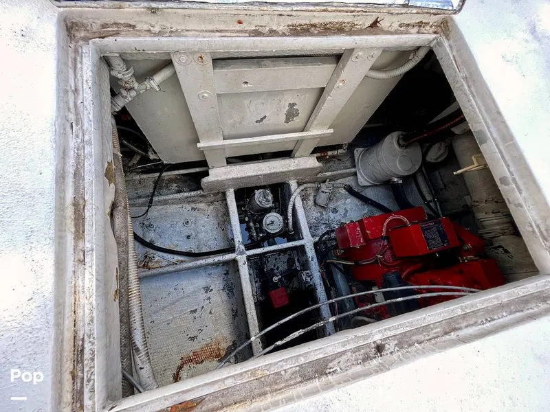 Slide: The Image of Chris-Craft 333 Commander Sport 1985 - 11173969