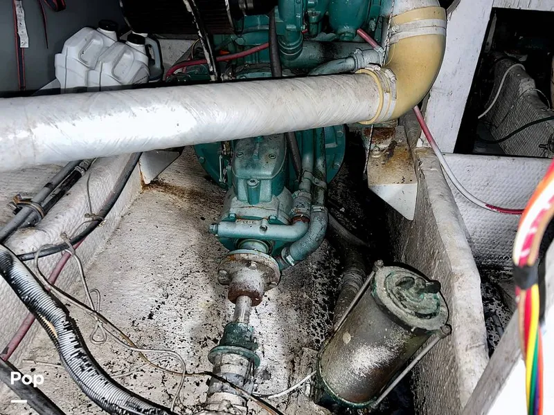 Slide: The Image of Chris-Craft 333 Commander Sport 1985 - 11173982