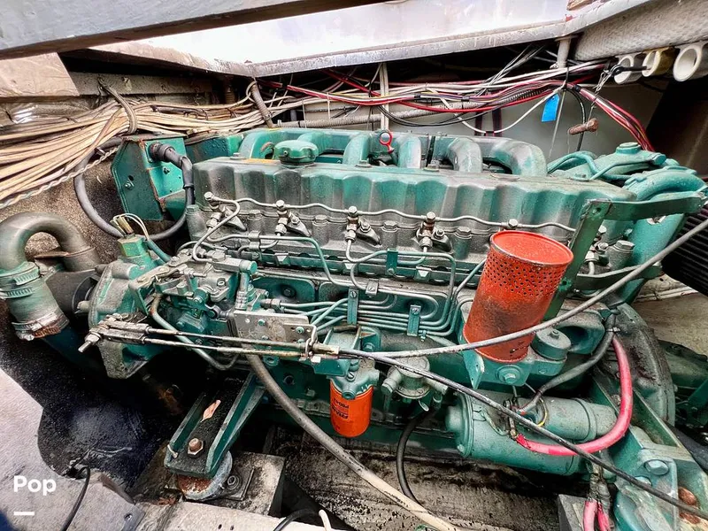 Slide: The Image of Chris-Craft 333 Commander Sport 1985 - 11173997