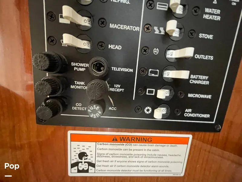 Slide: The Image of Regal 2565 Window Express 2007 - 11247280