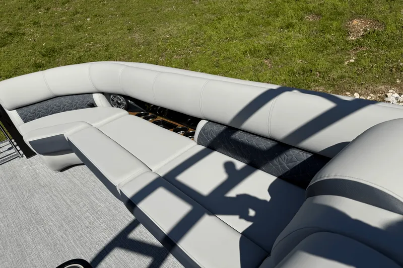 Slide: The Image of Harris Grand Mariner 250 2025 - 24