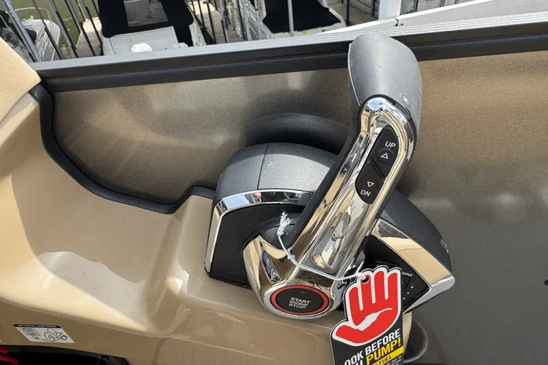 Slide: The Image of Harris 230 Sunliner 2025 - 10