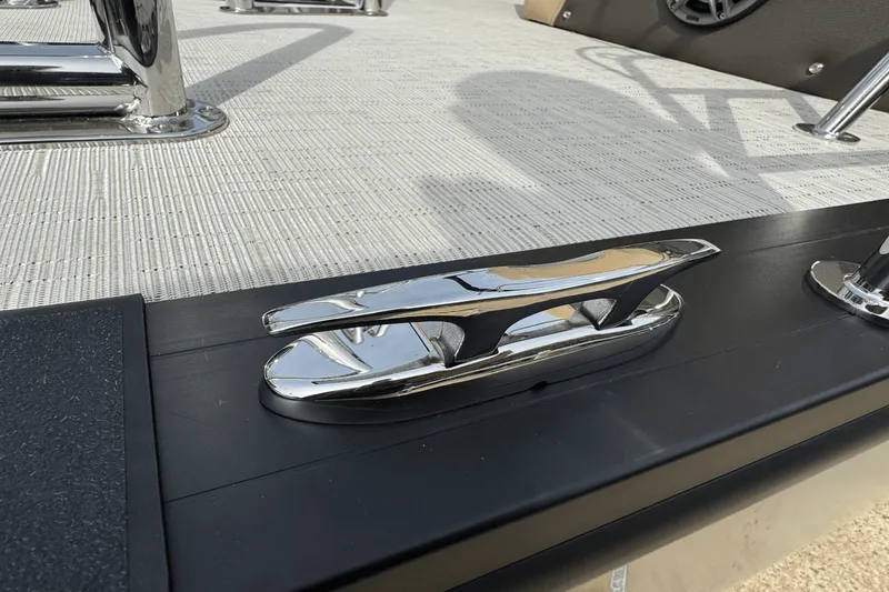 Slide: The Image of Harris 230 Sunliner 2025 - 16