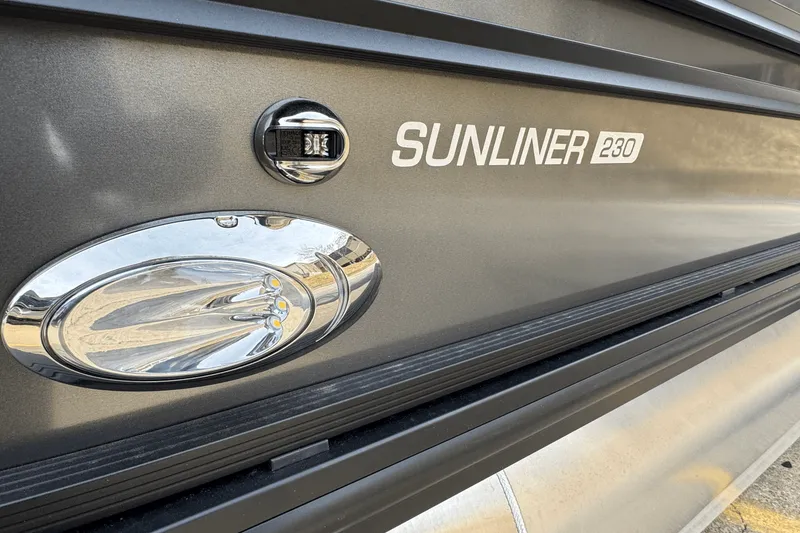 Slide: The Image of Harris 230 Sunliner 2025 - 2