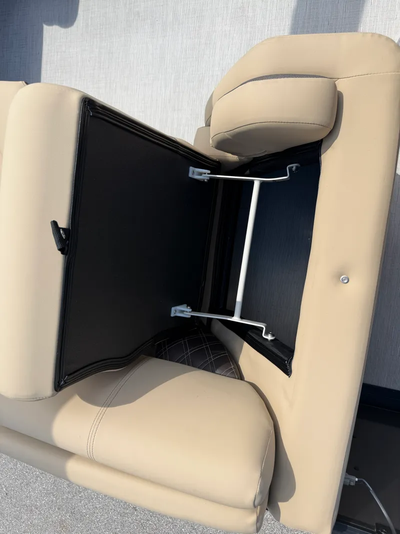 Slide: The Image of Harris 230 Sunliner 2025 - 27