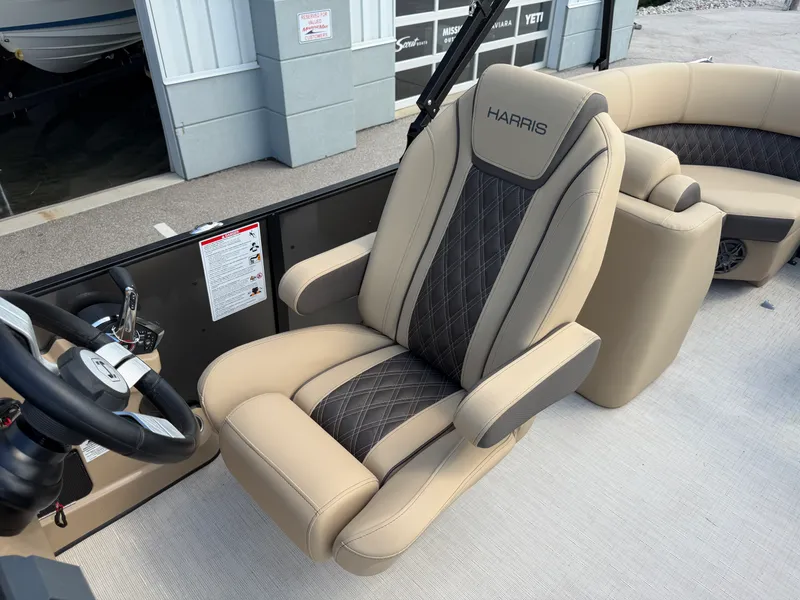 Slide: The Image of Harris 230 Sunliner 2025 - 30