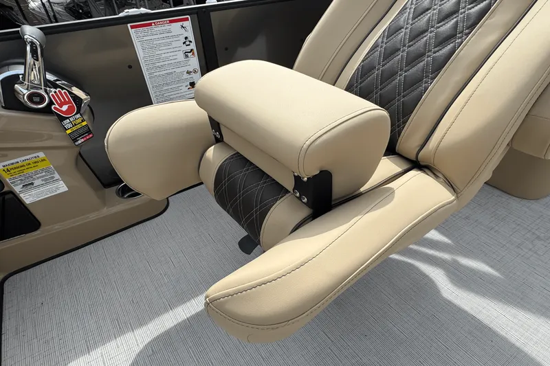 Slide: The Image of Harris 230 Sunliner 2025 - 5