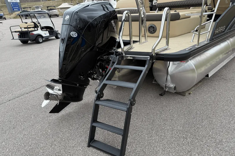 Slide: The Image of Harris 250 Sunliner Sport 2025 - 12