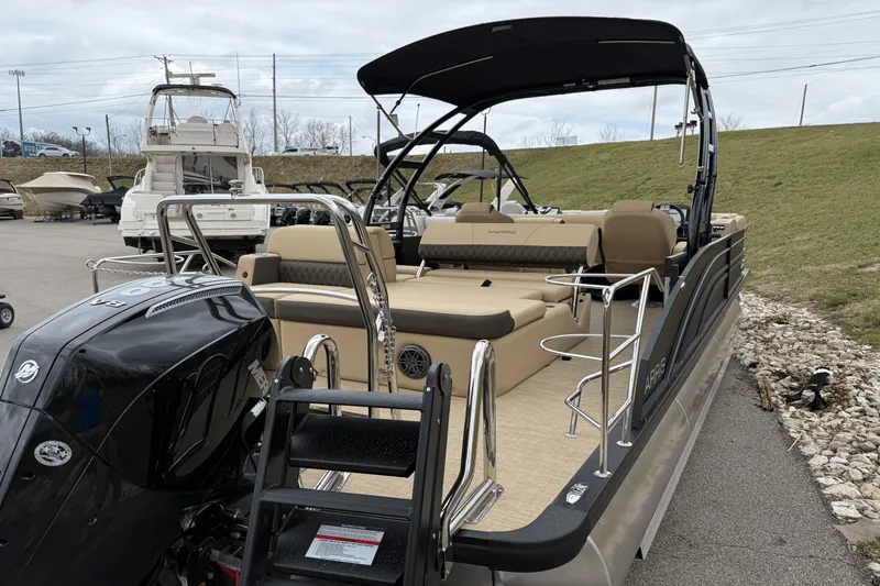 Slide: The Image of Harris 250 Sunliner Sport 2025 - 2