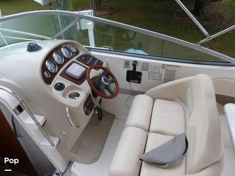 Slide: The Image of Captain's Chair - 11327405