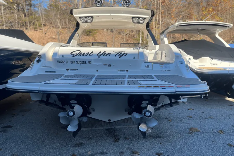 Slide: The Image of Sea Ray 350 SLX 2022 - 2