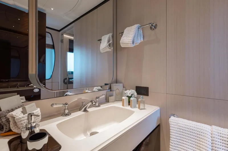 Slide: The Image of Benetti Delfino 95 2019 - 16