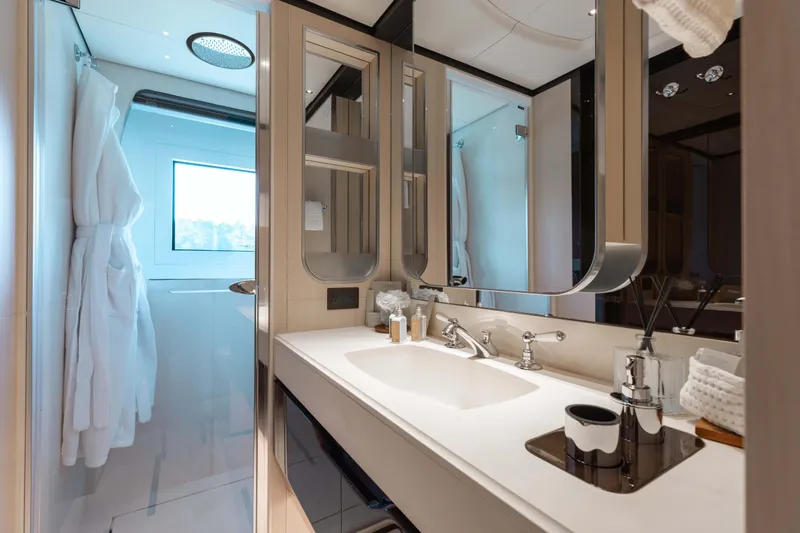 Slide: The Image of Benetti Delfino 95 2019 - 14