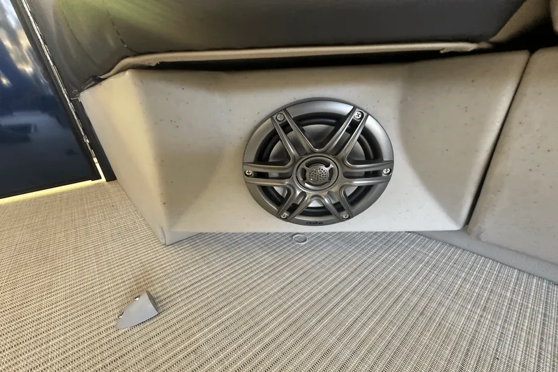 Slide: The Image of Harris 250 Cruiser 2025 - 11