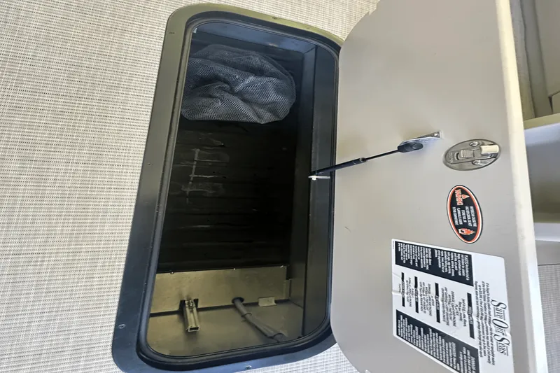 Slide: The Image of Harris 250 Cruiser 2025 - 12