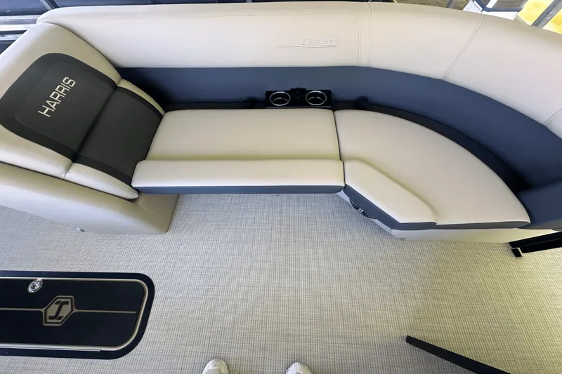 Slide: The Image of Harris 250 Cruiser 2025 - 7