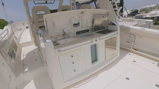 Slide: The Image of Boston Whaler 420 Outrage 2016 - 6