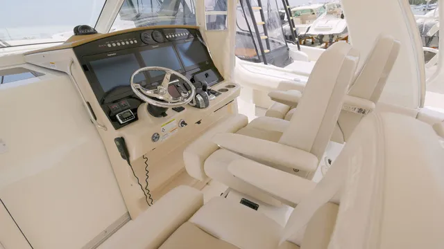 Slide: The Image of Boston Whaler 420 Outrage 2016 - 8