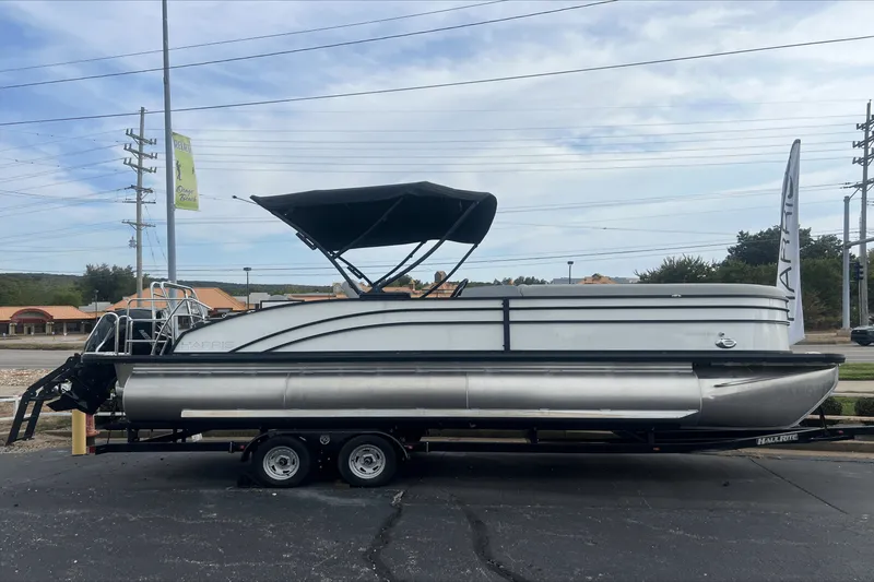 Slide: The Image of Harris 250 Cruiser 2025 - 1