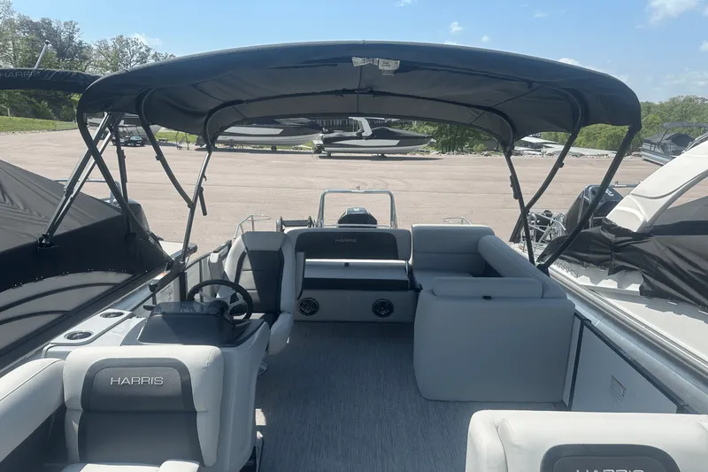 Slide: The Image of Harris 250 Cruiser 2025 - 10