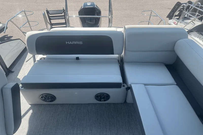 Slide: The Image of Harris 250 Cruiser 2025 - 14